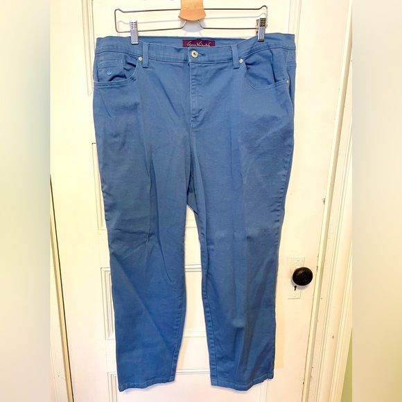Gloria Vanderbilt Amanda dusky blue jeans 18W Short length - Picture 1 of 4